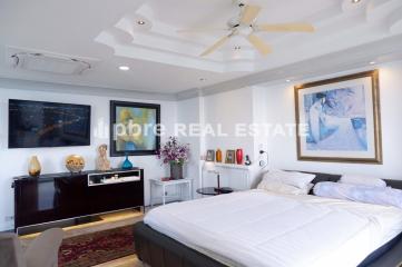 6 Bed Silver Beach Condo for Sale in Wongamat