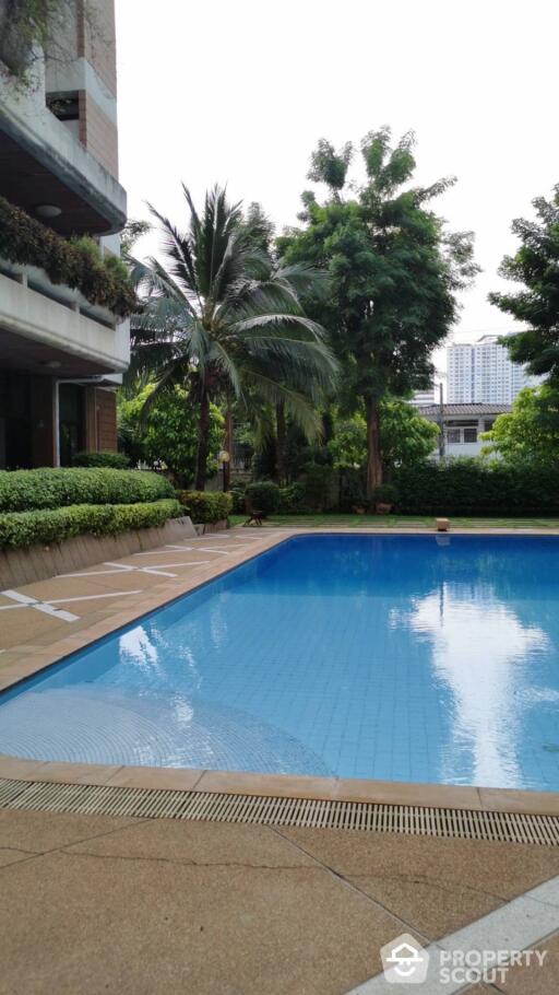 3-BR Apt. near MRT Sukhumvit