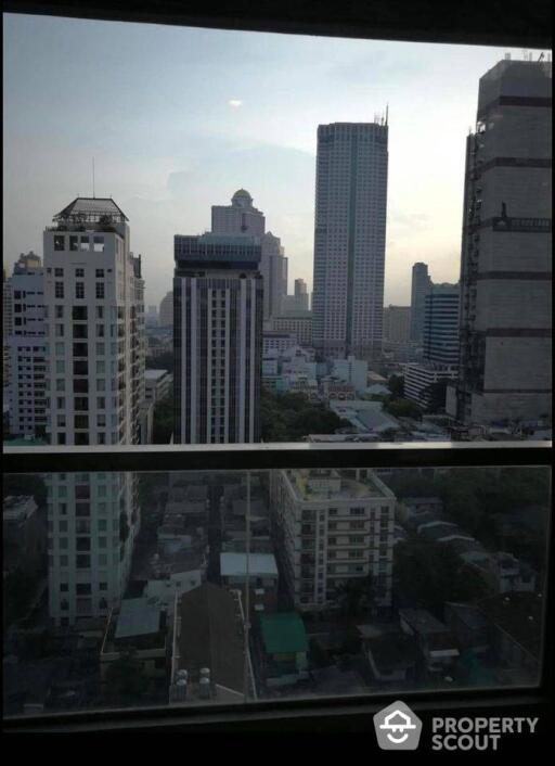 1-BR Condo at The Address Sathorn near BTS Chong Nonsi