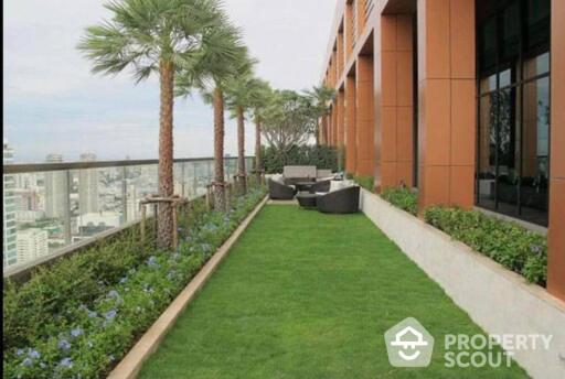 1-BR Condo at The Address Sathorn near BTS Chong Nonsi