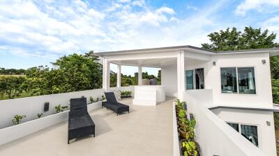 Stunning Pool Villa House for Sale in Pattaya