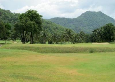 Palm Hills Golf Course Retreat