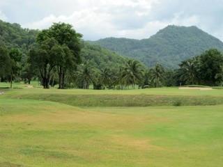 Palm Hills Golf Course Retreat