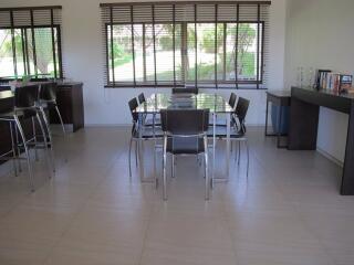 Palm Hills 3 Bed Lux Apartment