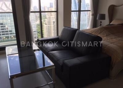 Condo at Noble Ploenchit for sale