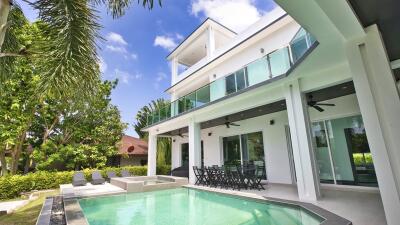 Modern Pool Villa House for Sale in Pattaya