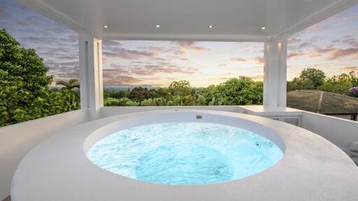 Modern Pool Villa House for Sale in Pattaya