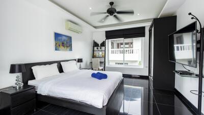 Modern Pool Villa House for Sale in Pattaya