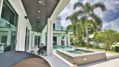 Modern Pool Villa House for Sale in Pattaya