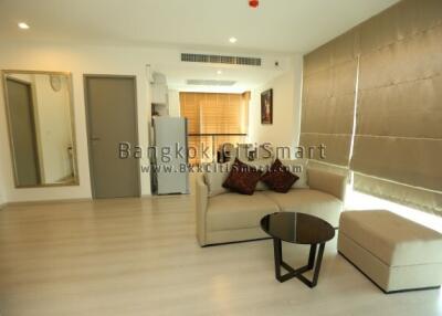 Condo at Life Ratchadapisek for rent