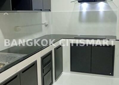 Townhouse at Pleno Ratchapruek-Sathorn for sale