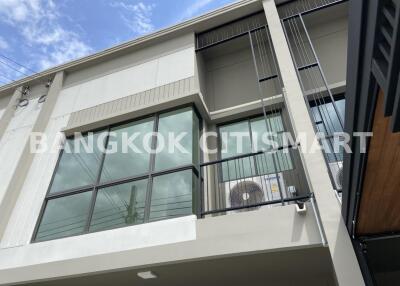 Townhouse at Grande Pleno Ratchapruek for rent