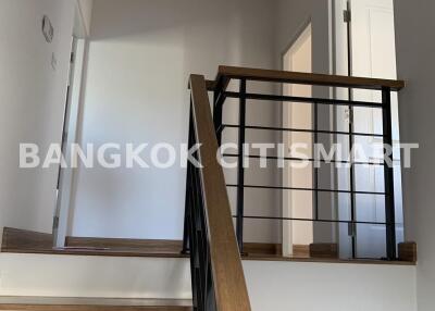 House at Centro Maha Chesadabodindranusorn Bridge for sale