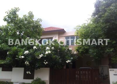 House at Villa Arcadia Srinakarin for rent