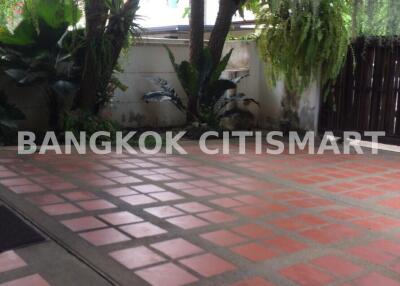 House at Villa Arcadia Srinakarin for rent