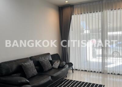 Townhouse at Baan Klang Muang Rama 9-Krungthep Kreetha for sale