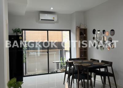 Townhouse at Baan Klang Muang Rama 9-Krungthep Kreetha for sale