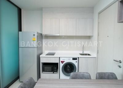 Condo at Life Sukhumvit 48 for rent