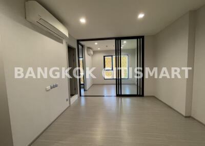 Condo at Life Sukhumvit 62 for sale