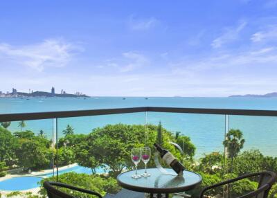 Wong Amat Tower Condo in Pattaya for Sale