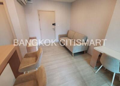 Condo at Life Pinklao for sale