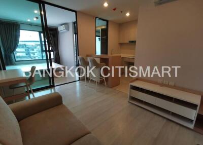 Condo at Life Pinklao for sale