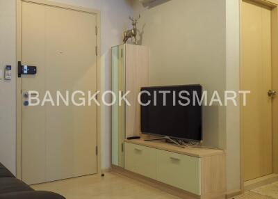 Condo at Life Pinklao for sale