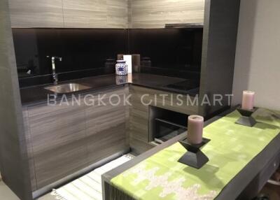 Condo at Klass Langsuan for rent