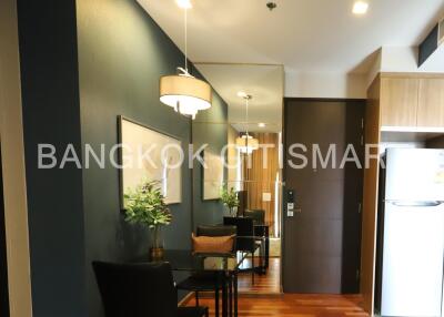 Condo at Wish Signature Midtown Siam for sale