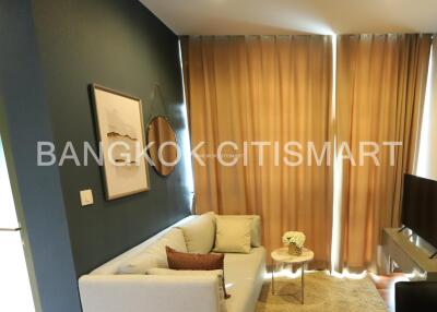 Condo at Wish Signature Midtown Siam for sale