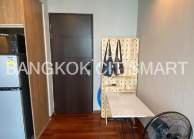 Condo at Wish Signature Midtown Siam for sale