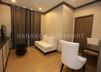 Condo at The Reserve Kasemsan 3 for sale