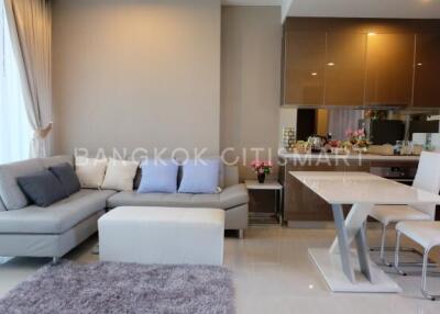 Condo at Menam Residences for rent