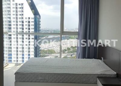 Condo at Ideo Mix Phaholyothin for sale