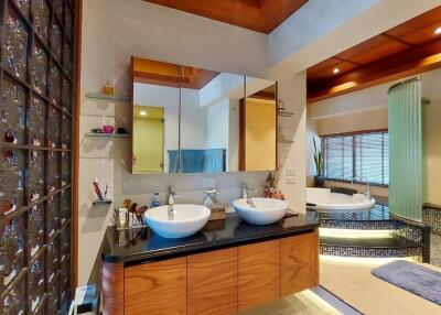 Nirvana Place Penthouse for Sale in Pattaya