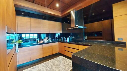 Nirvana Place Penthouse for Sale in Pattaya