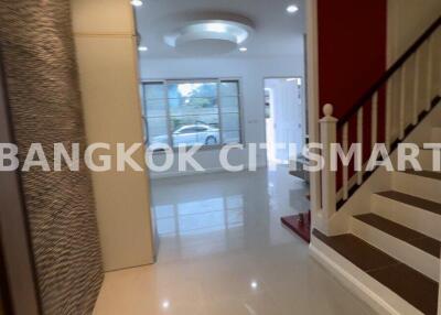 Townhouse at Urban Sathorn for rent