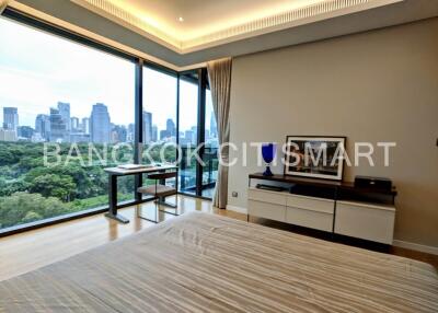Condo at Sindhorn Tonson for sale