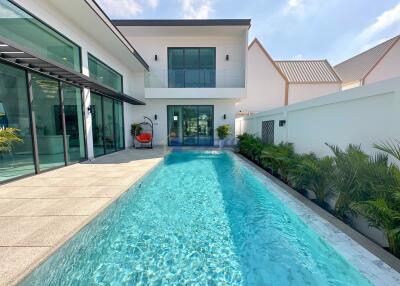 3 Bedrooms House in Layan Residence East Pattaya H010619