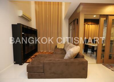 Condo at Villa Asoke for rent