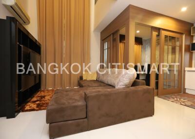 Condo at Villa Asoke for rent