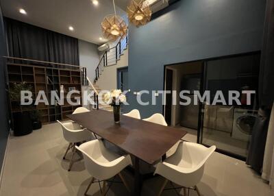 Townhouse at Arden Pattanakarn for rent