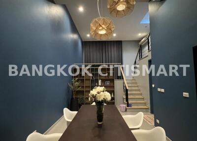 Townhouse at Arden Pattanakarn for rent