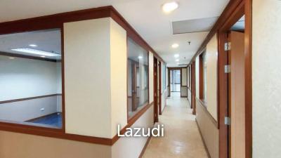 275 SQ.M Office for rent in Asoke