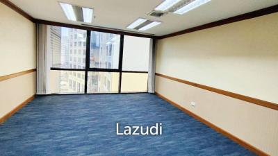 275 SQ.M Office for rent in Asoke