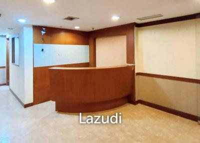 275 SQ.M Office for rent in Asoke