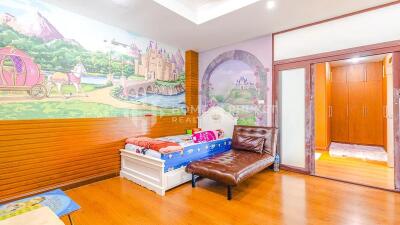 Large 3-BR Villa in Chalong