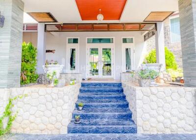 Large 3-BR Villa in Chalong