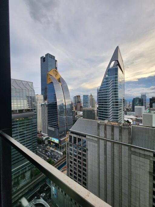 For RENT : Noble Ploenchit / 1 Bedroom / 1 Bathrooms / 45 sqm / 40000 THB [R11972]