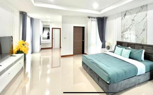 House For Sale in East Pattaya - 5 Bed 6 Bath